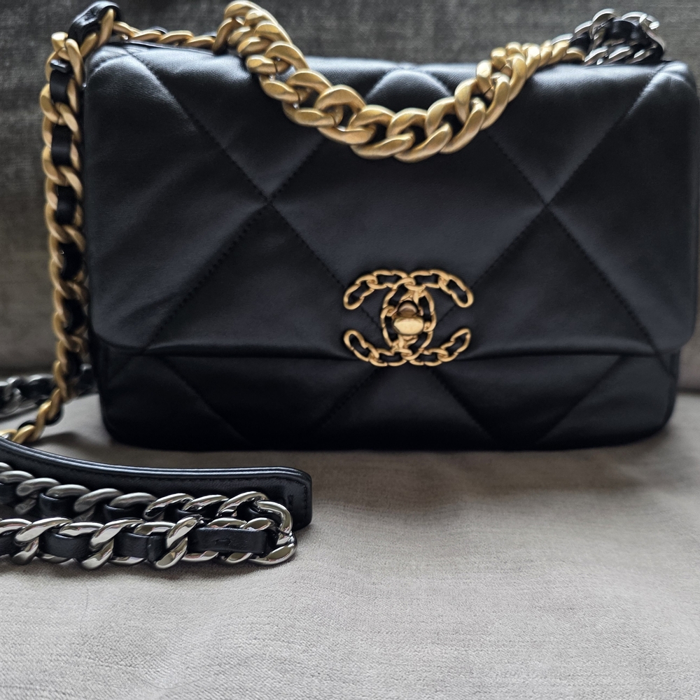CHANEL Black and Gold Quilted Shoulder Bag